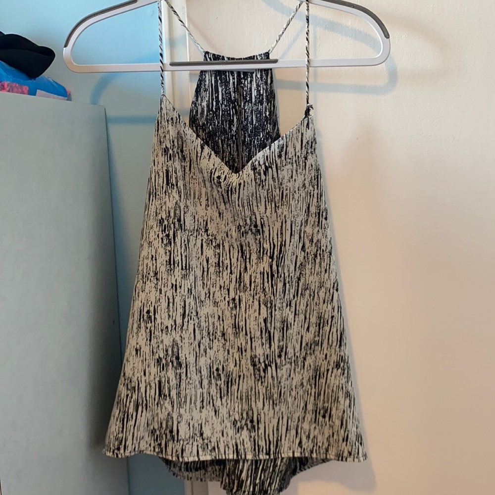 Sleeveless blouse.